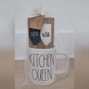 Rae Dunn "KITCHEN QUEEN" Mug With Mini Black And White Spatulas.